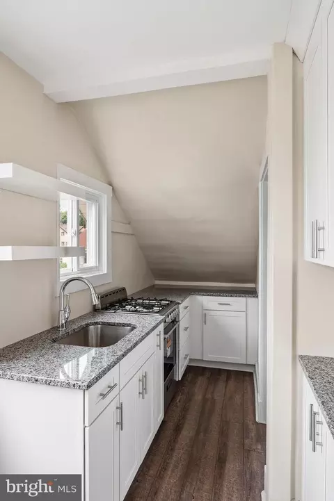 Kitchen - 910 Saint Charles Ave, Baltimore, MD 21229 photo 3 of 5