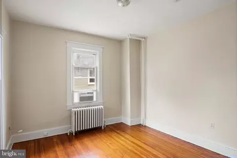 Bedroom - 910 Saint Charles Ave, Baltimore, MD 21229 photo 1 of 1