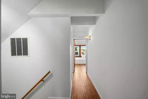 Entry Way - 507 Regester Ave, Baltimore, MD 21212 photo 9 of 11