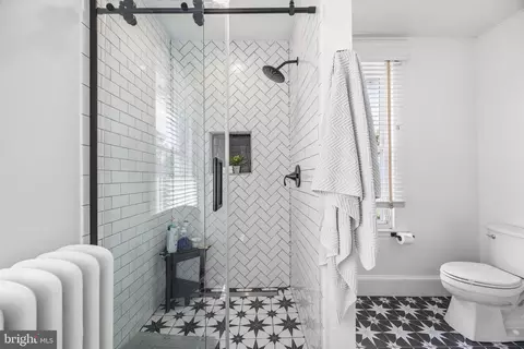 Bath - 507 Regester Ave, Baltimore, MD 21212 photo 6 of 7