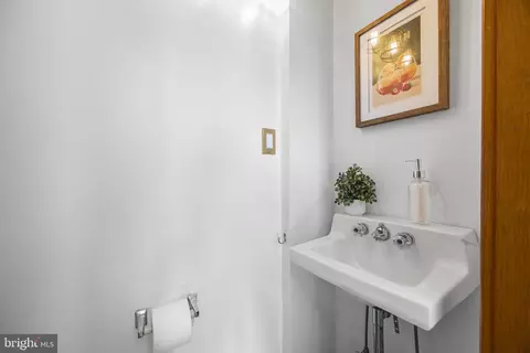 Bath - 507 Regester Ave, Baltimore, MD 21212 photo 1 of 7