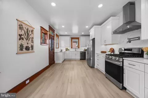 Entry Way - 507 Regester Ave, Baltimore, MD 21212 photo 5 of 11