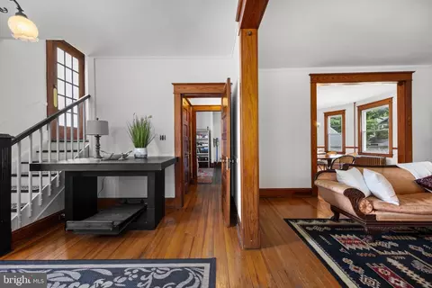 Entry Way - 507 Regester Ave, Baltimore, MD 21212 photo 3 of 11