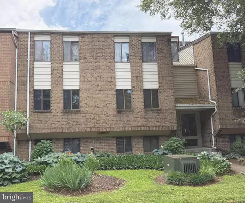 7 Windblown Ct #202, Baltimore, MD 21209