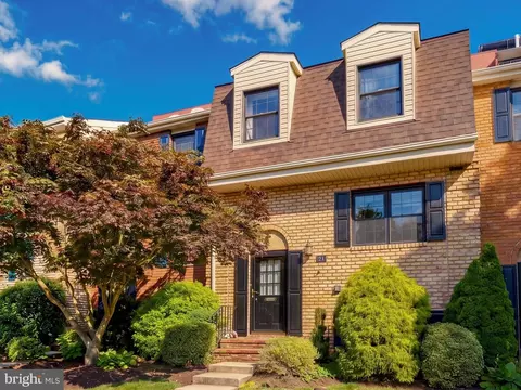 21 Theo Ln #21, Towson, MD 21204
