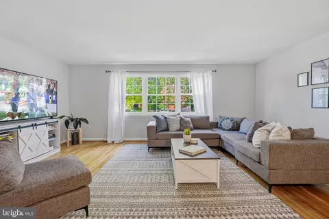 21 Theo Ln #21, Towson, MD 21204