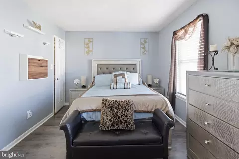 Bedroom - 3914 Hunt Harbor Rd, Middle River, MD 21220 photo 2 of 4