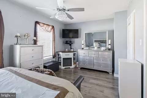 Bedroom - 3914 Hunt Harbor Rd, Middle River, MD 21220 photo 3 of 4