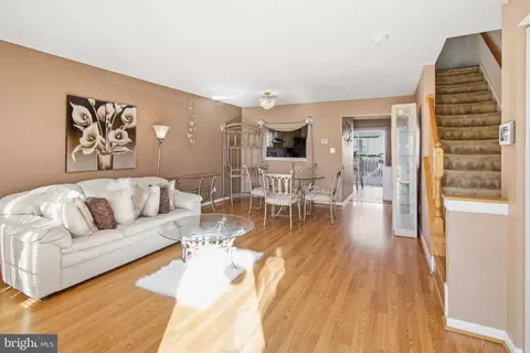 Living - 3914 Hunt Harbor Rd, Middle River, MD 21220 photo 1 of 3