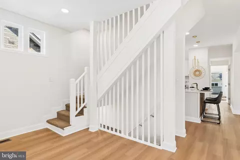 Entry Way - 109 Chesley Ave, Baltimore, MD 21206 photo 3 of 5