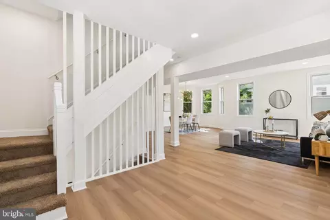 Entry Way - 109 Chesley Ave, Baltimore, MD 21206 photo 2 of 5