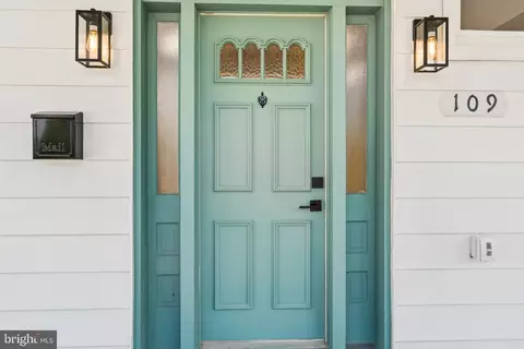 Entry Way - 109 Chesley Ave, Baltimore, MD 21206 photo 1 of 5