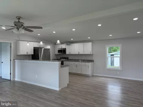 2 Tamarac Trl, Middle River, MD 21220 photo 9