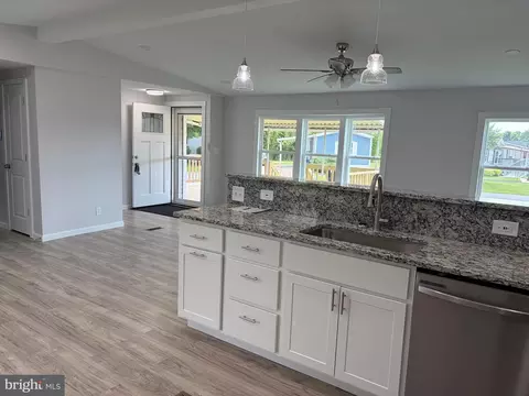 2 Tamarac Trl, Middle River, MD 21220 photo 6