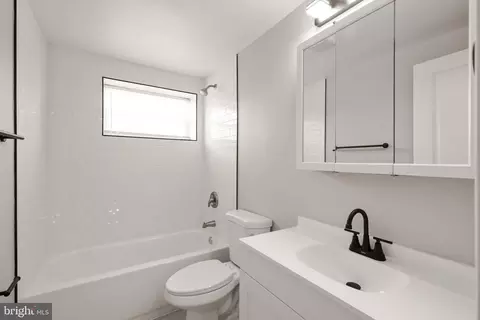 Bath - 7 Bladen Rd, Essex, MD 21221 photo 1 of 1
