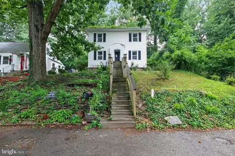 13 Beacon Hill Rd, Gwynn Oak, MD 21207