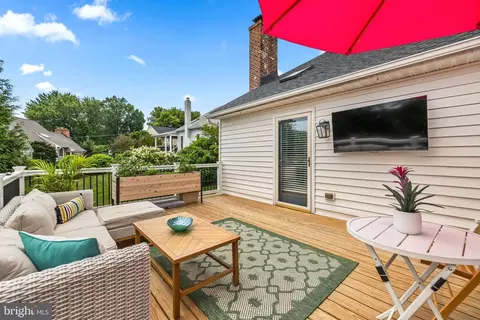 Exterior - 13 Barrow Ct, Towson, MD 21204 photo 6 of 9