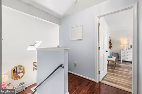 Entry Way - 13 Barrow Ct, Towson, MD 21204 photo 11 of 12