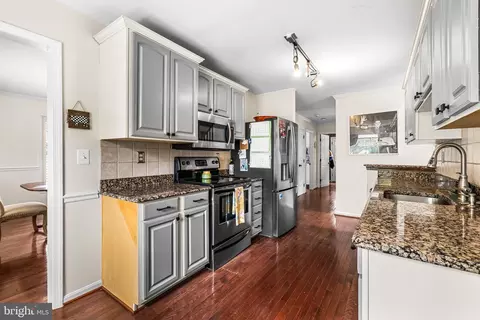 Kitchen - 13 Barrow Ct, Towson, MD 21204 photo 1 of 5