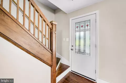 Entry Way - 46 Shipway, Dundalk, MD 21222 photo 1 of 2