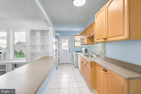Kitchen - 46 Shipway, Dundalk, MD 21222 photo 2 of 3