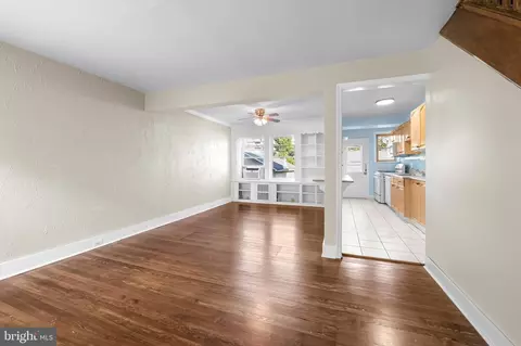 Living - 46 Shipway, Dundalk, MD 21222 photo 4 of 7