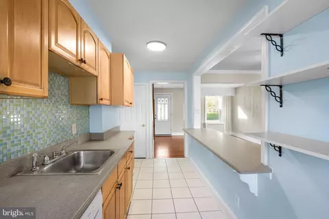 Kitchen - 46 Shipway, Dundalk, MD 21222 photo 3 of 3