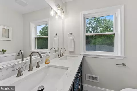 Bath - 8108 Euler Ave, Windsor Mill, MD 21244 photo 5 of 7