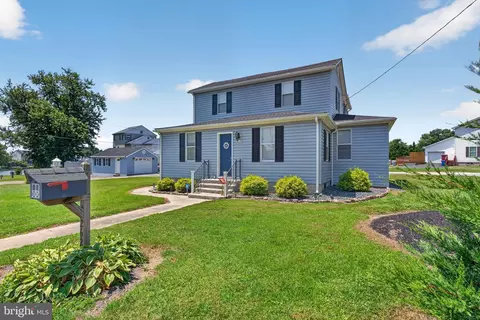 Exterior - 2620 Brannan Ave, Sparrows Point, MD 21219 photo 2 of 8
