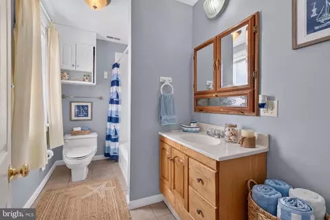 Bath - 2620 Brannan Ave, Sparrows Point, MD 21219 photo 2 of 2