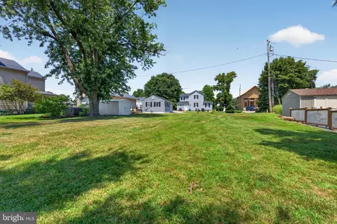 Exterior - 2620 Brannan Ave, Sparrows Point, MD 21219 photo 5 of 8