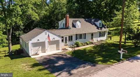 1102 Greenway Rd, Cockeysville, MD 21030