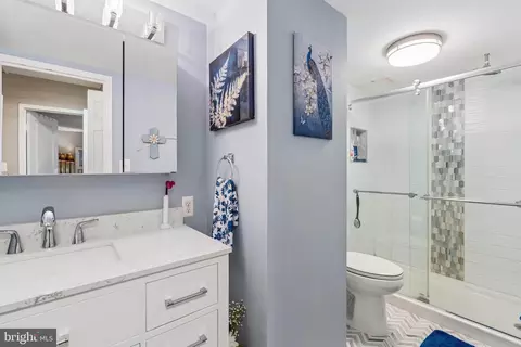 Bath - 205 E Joppa Rd #1507, Towson, MD 21286 photo 1 of 1
