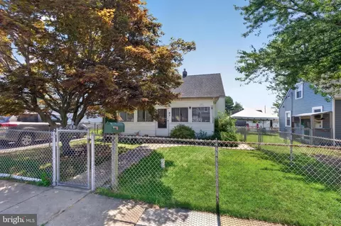6 Avenal Rd, Essex, MD 21221 photo 3