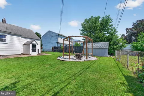 6 Avenal Rd, Essex, MD 21221 photo 7