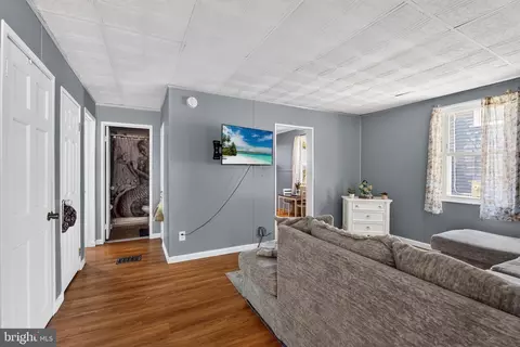 6 Avenal Rd, Essex, MD 21221 photo 14