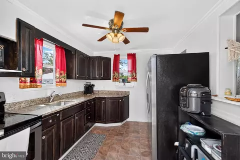 6 Avenal Rd, Essex, MD 21221 photo 17