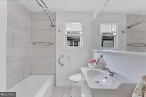 Bath - 1218 North Ave, Halethorpe, MD 21227 photo 1 of 3
