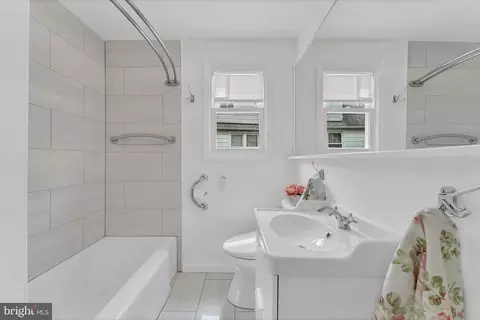 Bath - 1218 North Ave, Halethorpe, MD 21227 photo 3 of 3