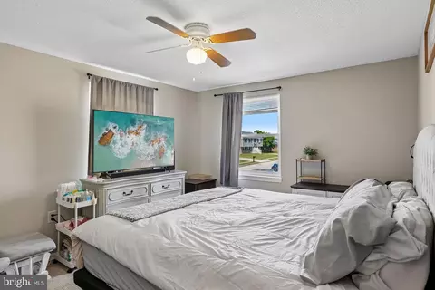 Bedroom - 3900 Misty View Rd, Middle River, MD 21220 photo 1 of 3