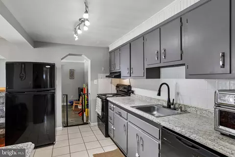 Kitchen - 3900 Misty View Rd, Middle River, MD 21220 photo 2 of 2