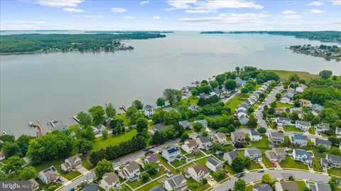 View/Area - 4 Periwinkle Ct, Sparrows Point, MD 21219 photo 7 of 8