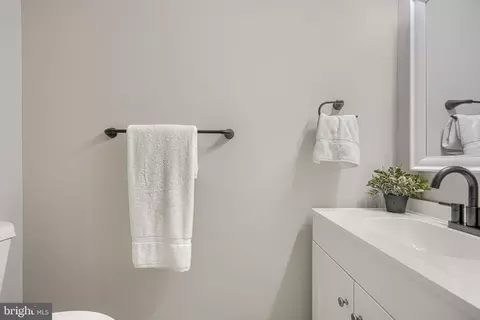 Bath - 4 Periwinkle Ct, Sparrows Point, MD 21219 photo 1 of 13