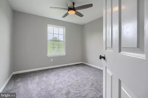 Bedroom - 4 Periwinkle Ct, Sparrows Point, MD 21219 photo 4 of 9