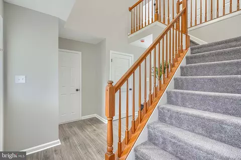 Entry Way - 4 Periwinkle Ct, Sparrows Point, MD 21219 photo 3 of 7