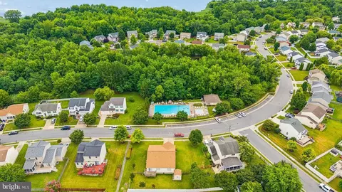 View/Area - 4 Periwinkle Ct, Sparrows Point, MD 21219 photo 2 of 8