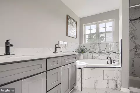 Bath - 4 Periwinkle Ct, Sparrows Point, MD 21219 photo 6 of 13