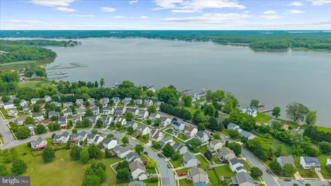 View/Area - 4 Periwinkle Ct, Sparrows Point, MD 21219 photo 6 of 8