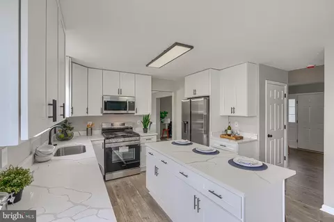 Kitchen - 4 Periwinkle Ct, Sparrows Point, MD 21219 photo 2 of 6