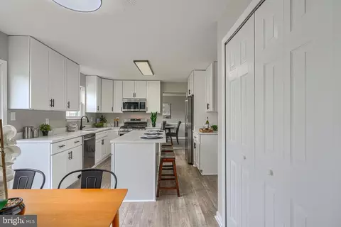 Kitchen - 4 Periwinkle Ct, Sparrows Point, MD 21219 photo 6 of 6